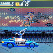 その際に登場する警官の装備とコスチュームデザインが、もの凄く未来的