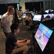 練習中には開発陣がアドバイスを送りました