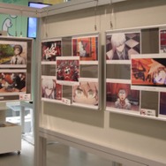 開催会場が追加!「ダンガンロンパ The Animation展 ~希望ヶ峰学園 体験入学~in東京アニメセンター」をフォトレポート ― 学級裁判のセットや原画・資料が展示