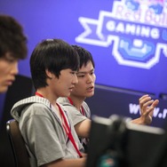 経験者が初心者にゲームを教える場面も頻々にあった