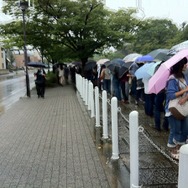 【京まふ2013】開催初日、雨が降る中多くのファンが朝早くから長蛇の列
