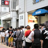 『モンスターハンター4』発売に辻本氏喜びの声、渋谷カウントダウンイベントは長蛇の列