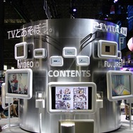 【東京ゲームショウ2013】SONYのロゴが輝く、PS Vita TV本体