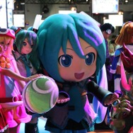 【東京ゲームショウ2013】ピザを食べて初音ミクのシールをもらおう!ドミノ・ピザ、東京ゲームショウ2013でもミクコラボ