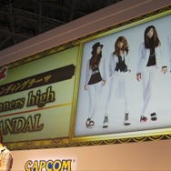 エンディングテーマはガールズバンド・SCANDALが担当