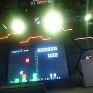 【東京ゲームショウ2013】『ゲームセンターCX 3丁目の有野』有野課長が生挑戦 ― 2人同時プレイも披露
