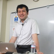 ジャーナリスト・新清士氏