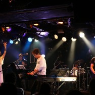 総勢13名による圧巻のステージ！岩垂徳行氏スペシャルバンドLIVEレポート、『逆裁』キャラデザ岩元氏によるライブアートも