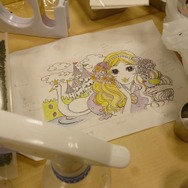 ガッツ石松さんが「こんなことになってんゾー！」 ― 新型PS Vita発売キャンペーンCM「宣言篇」公開、サイトでは壁紙配信も