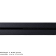 横置き時本体右側面。平行四辺形なデザインが特徴