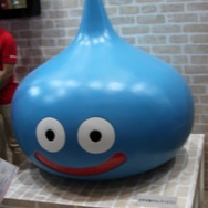 【CEATEC 2013】メタルスライムでできた「ドラクエスマホ」をチェック!クラウド版『ドラゴンクエストX』も体験