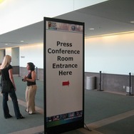 【E3 2008】プレスルームより(1) 各種サインやパンフレット