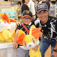 『ポケットモンスター X・Y』ついに発売!店頭では、発売を待ち焦がれるファンにより長蛇の列が