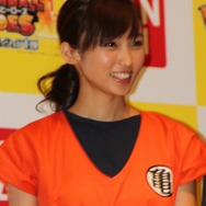 吉木りさ、「ドラゴンボール」の武道着姿を披露・・・カードゲーム発表会で