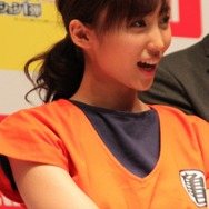 吉木りさ、「ドラゴンボール」の武道着姿を披露・・・カードゲーム発表会で