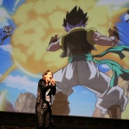 会場ではにLIVEも行われました