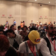 後ろまで人がいっぱいです