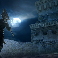 月明かりに照らされた城郭をゆく