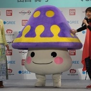 山口眞弓さん(左)、くまいもとこ さん(右)