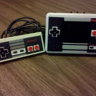 コントローラーデザインの携帯型NESを海外レトロゲームファンが制作