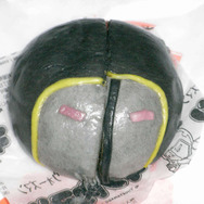 マスクごと切れ目を入れるこの罪悪感