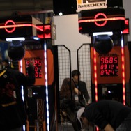 【G-STAR 2013】オンラインゲームだけじゃない!パンチングマシンなどのエレメカや、4Dを体験できる巨大アミューズメントマシンも出展