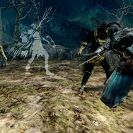 オンラインで繋がった他のプレイヤーがうっすらと浮かび上がる「幻影」