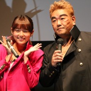 篠崎愛さんが入塾希望!?ゲームへの登場が決まったサンドウィッチマンとの「魁!!男塾入塾式」をレポートするであーる！