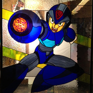 マリオにロックマン、マスターチーフまで ― 人気ゲームキャラを再現したステンドグラスが会心の出来栄え