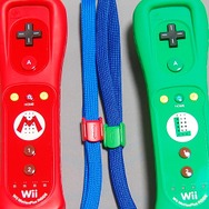 ストラップの色も若干違う