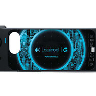 まずは『FF3』が対応 ― iPhoneをゲーム機に変える「G550 パワーシェル コントローラ＋バッテリー」の発売日が12月24日に