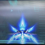 高速移動や上空での戦闘に有利な、飛行形態