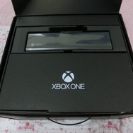 蓋を開けるとKinectがお出迎え