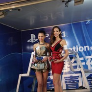 プロポーション抜群の美女たちも登場