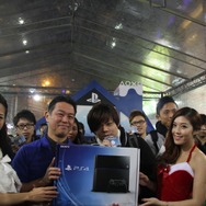 ファンたちと記念撮影も