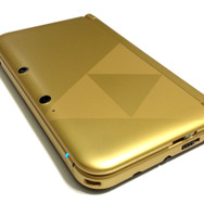 トライフォースが大胆にあしらわれた本体！