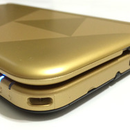 上品なつや消しゴールド