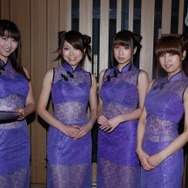 美麗なコンパニオンや料理で君主がもてなされた