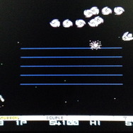 「ビックバイパー」が装備できる「オプション」は最大4つ、「レーザー」も画面いっぱいに広がるなど、アーケード版に忠実な移植度