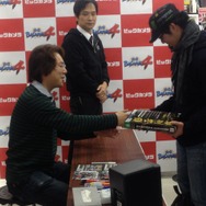 編集部は見た！サイン&握手会も行われた『戦国BASARA4』発売記念イベントに現れた謎の人物の正体とは