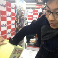 編集部は見た！サイン&握手会も行われた『戦国BASARA4』発売記念イベントに現れた謎の人物の正体とは