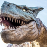 看板娘もホッと胸をなで下ろす迫力「モンスターハンター・ザ・リアル 2014」等身大ティガレックスの大咆哮