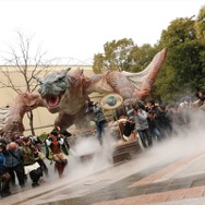 看板娘もホッと胸をなで下ろす迫力「モンスターハンター・ザ・リアル 2014」等身大ティガレックスの大咆哮