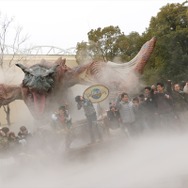 看板娘もホッと胸をなで下ろす迫力「モンスターハンター・ザ・リアル 2014」等身大ティガレックスの大咆哮