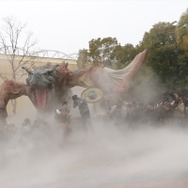 看板娘もホッと胸をなで下ろす迫力「モンスターハンター・ザ・リアル 2014」等身大ティガレックスの大咆哮