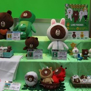 【JAEPO 2013】LINE、パズドラ、ダンガンロンパなど注目アイテムが揃ったフリューブース
