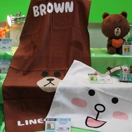 【JAEPO 2013】LINE、パズドラ、ダンガンロンパなど注目アイテムが揃ったフリューブース
