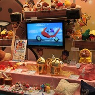 【JAEPO 2013】LINE、パズドラ、ダンガンロンパなど注目アイテムが揃ったフリューブース