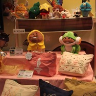 【JAEPO 2013】LINE、パズドラ、ダンガンロンパなど注目アイテムが揃ったフリューブース