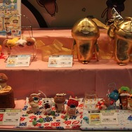 【JAEPO 2013】LINE、パズドラ、ダンガンロンパなど注目アイテムが揃ったフリューブース